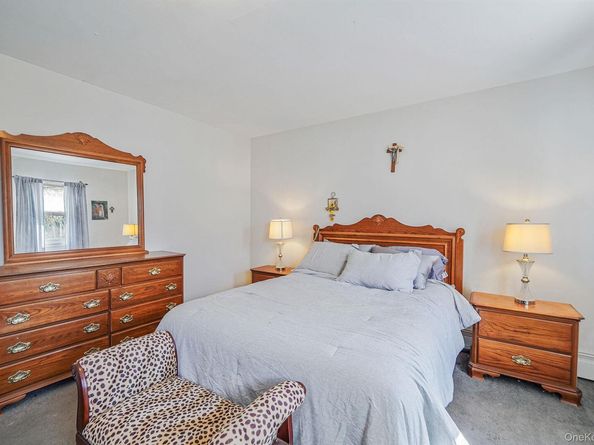 5 Hermart Lane, Ronkonkoma NY 11779
