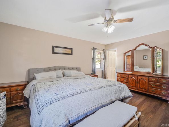 5 Hermart Lane, Ronkonkoma NY 11779