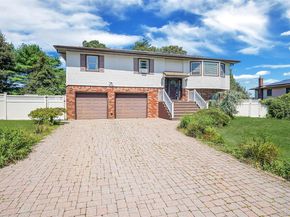 5 Hermart Lane, Ronkonkoma NY 11779