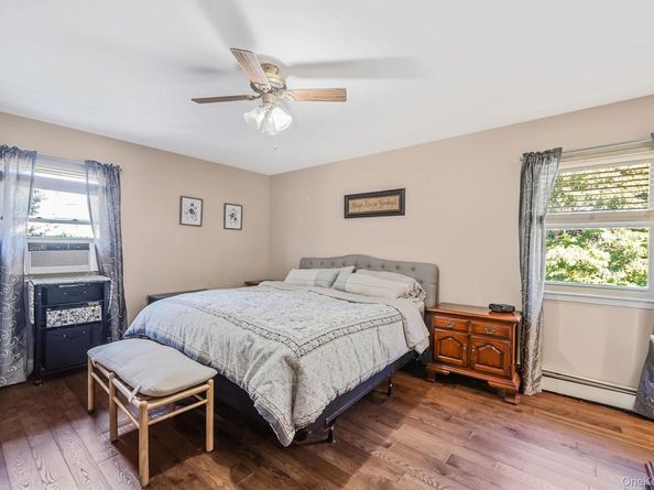 5 Hermart Lane, Ronkonkoma NY 11779