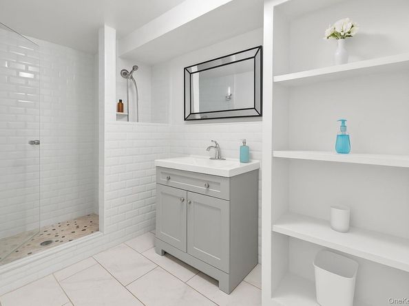 285 Lincoln Avenue, Brooklyn NY 11208