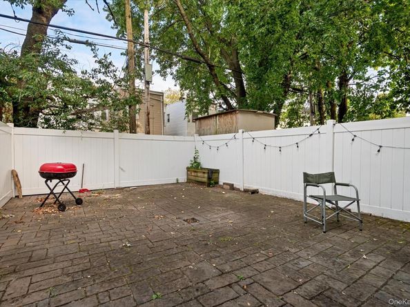 285 Lincoln Avenue, Brooklyn NY 11208