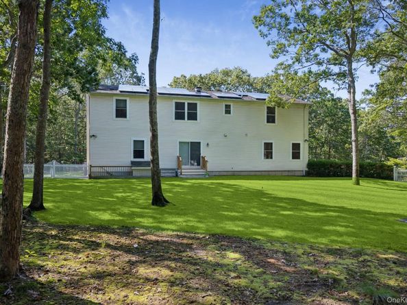 70 Straight Path, Southampton NY 11968
