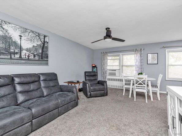 195 N Village Avenue D4, Rockville Centre NY 11570