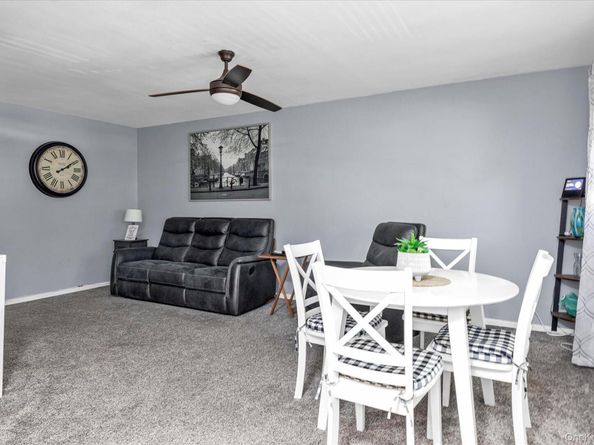 195 N Village Avenue D4, Rockville Centre NY 11570