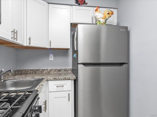 195 N Village Avenue D4, Rockville Centre NY 11570