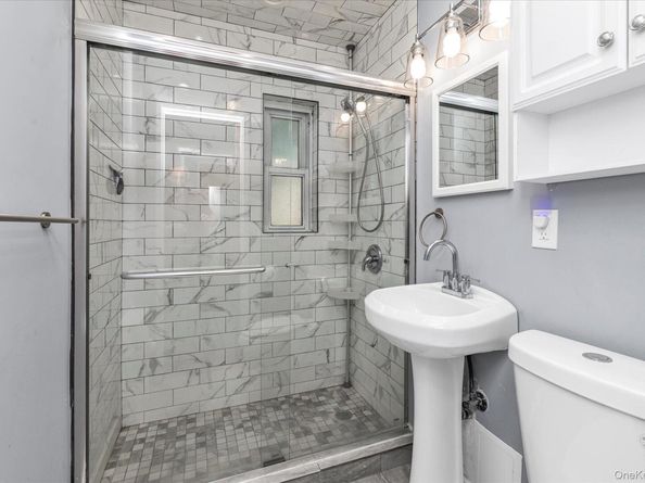195 N Village Avenue D4, Rockville Centre NY 11570