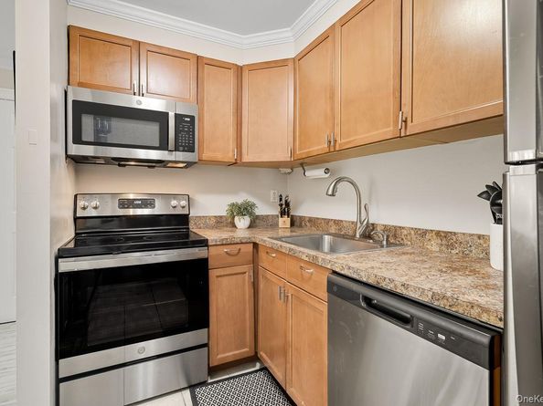 1840 Crompond Road 7B3, Peekskill NY 10566