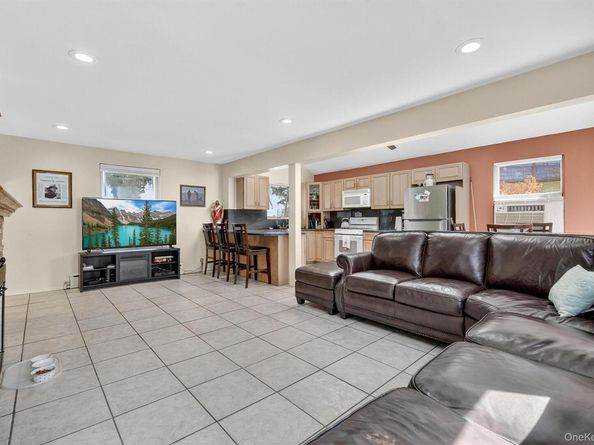 3384 Country Club Road, Bronx NY 10465