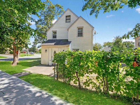 3384 Country Club Road, Bronx NY 10465