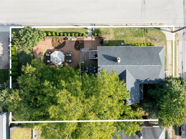 15 Bayside Avenue, Oyster Bay NY 11771