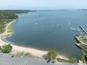15 Bayside Avenue, Oyster Bay NY 11771