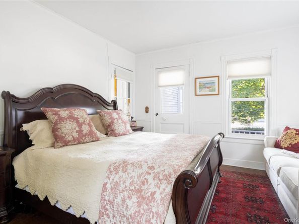 15 Bayside Avenue, Oyster Bay NY 11771