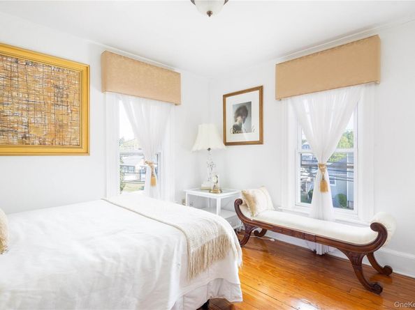 15 Bayside Avenue, Oyster Bay NY 11771