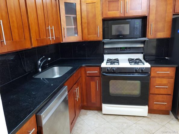 1230 SE Estate Lane Lane SE 2, Bayside NY 11360