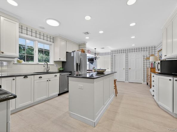 135 Piping Rock Road, Locust Valley NY 11560