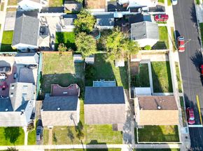 52 Kuhl Avenue, Hicksville NY 11801