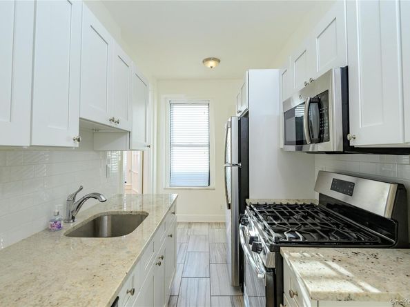 31 Pondfield Road W 63, Bronxville NY 10708