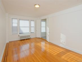 31 Pondfield Road W 63, Bronxville NY 10708