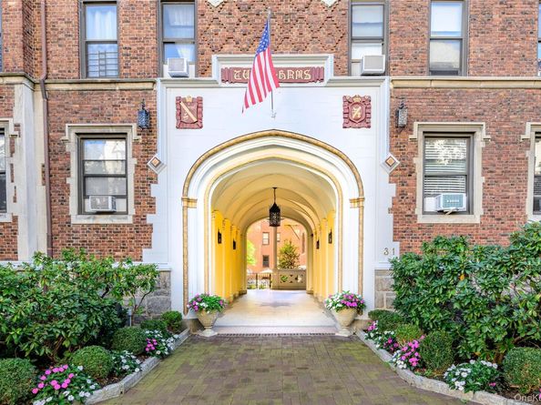 31 Pondfield Road W 63, Bronxville NY 10708