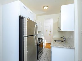 31 Pondfield Road W 63, Bronxville NY 10708