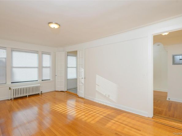 31 Pondfield Road W 63, Bronxville NY 10708