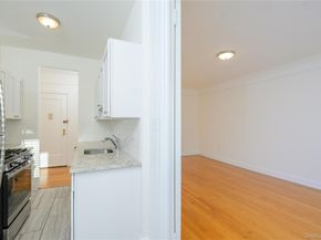 31 Pondfield Road W 63, Bronxville NY 10708