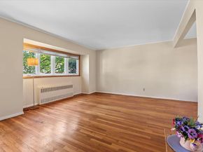 15 Alma Lane, Plainview NY 11803