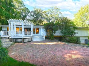 18 W Mall Drive, Huntington NY 11743