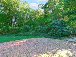 18 W Mall Drive, Huntington NY 11743
