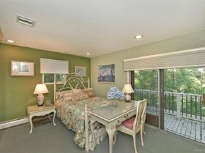 18 W Mall Drive, Huntington NY 11743