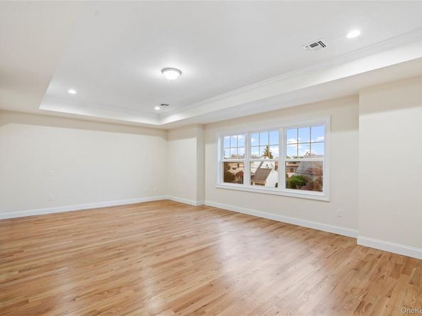 23 Cove Lane, Levittown NY 11756