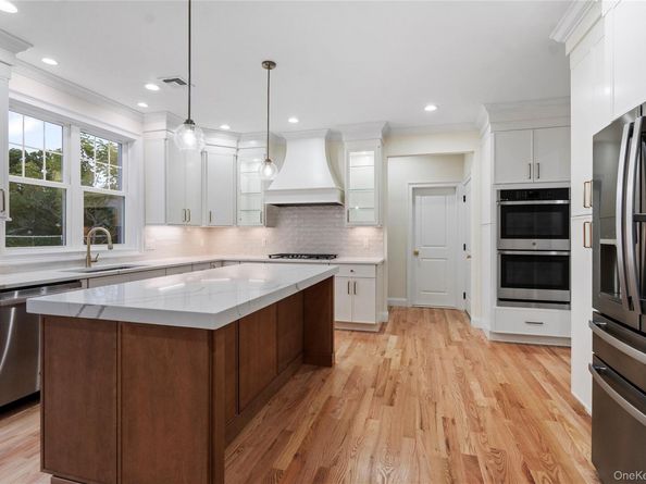 23 Cove Lane, Levittown NY 11756