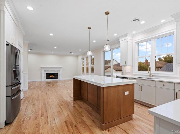 23 Cove Lane, Levittown NY 11756