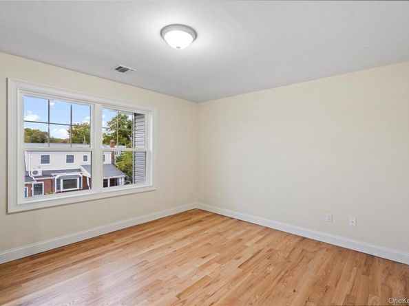 23 Cove Lane, Levittown NY 11756