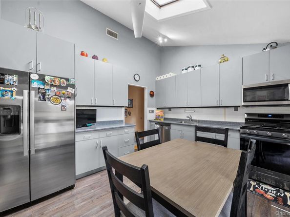 34 W 21st Street, Deer Park NY 11729