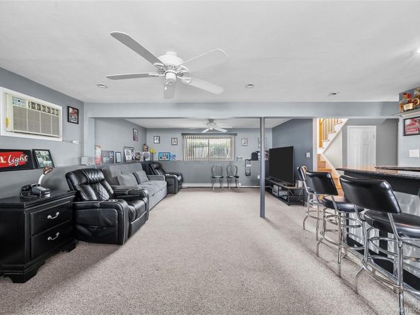 34 W 21st Street, Deer Park NY 11729