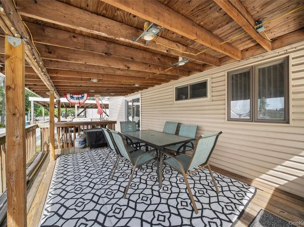 34 W 21st Street, Deer Park NY 11729