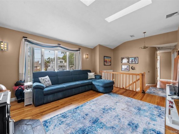 34 W 21st Street, Deer Park NY 11729