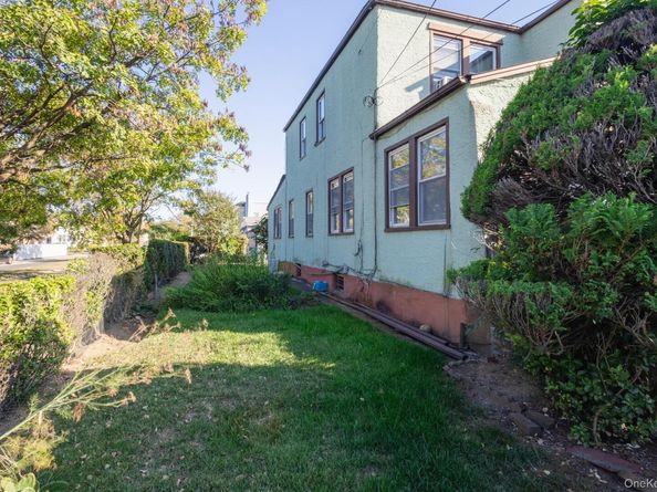 135-01 232 Street, Laurelton NY 11413