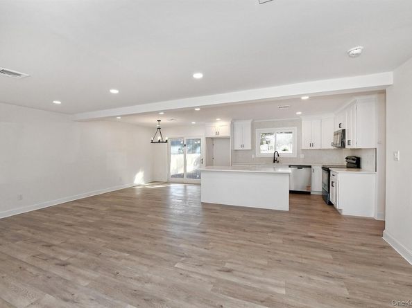 11 Cayuga Avenue, Deer Park NY 11729