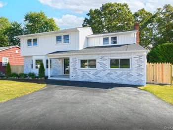 11 Cayuga Avenue