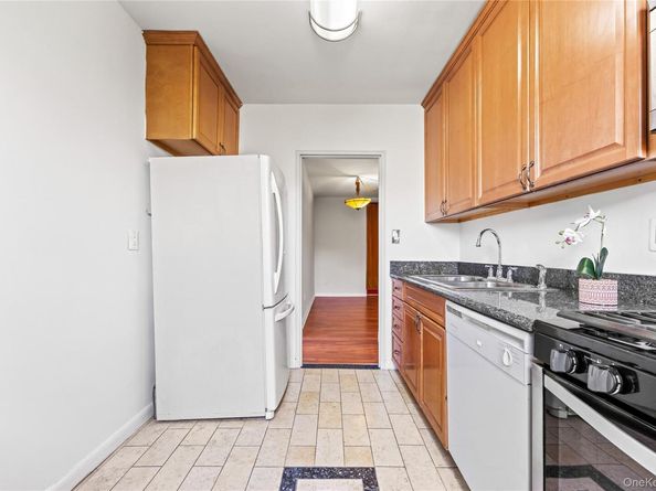 150-15 79th Avenue 6K, Kew Garden Hills NY 11367