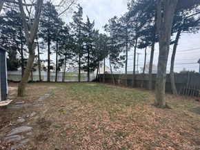 104 Weeks Road, North Babylon NY 11703