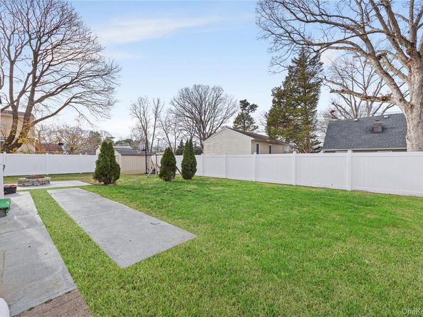 50 S 30th Street, Babylon NY 11798