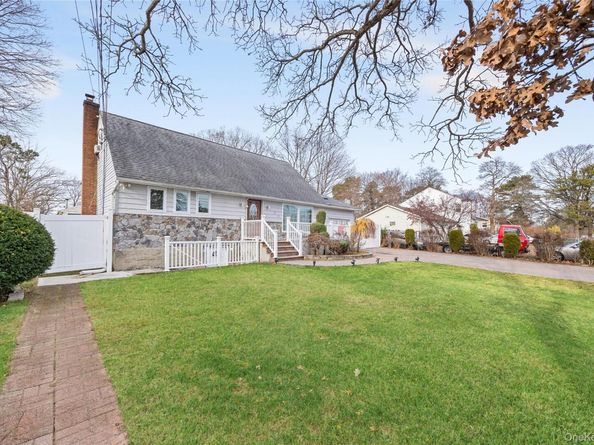 50 S 30th Street, Babylon NY 11798