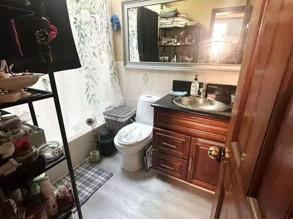 5622 Van Cleef Street, Corona NY 11368