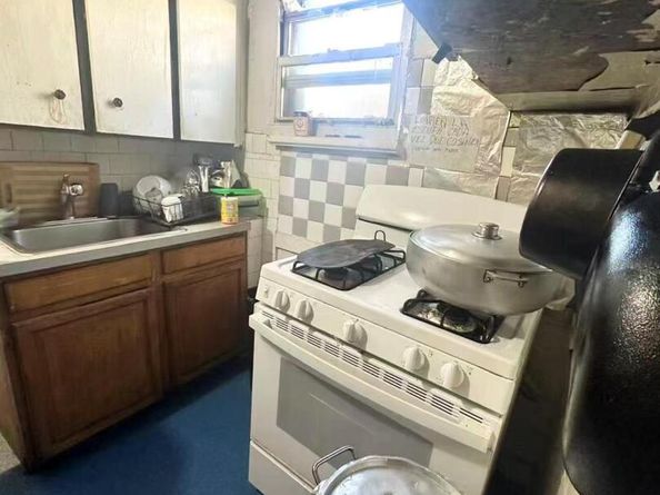 5622 Van Cleef Street, Corona NY 11368