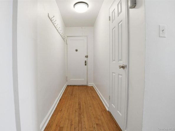 2090 Barnes Avenue 3G, Bronx NY 10462
