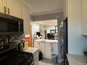 158-18 Cross Island  Parkway Parkway 68, Whitestone NY 11357